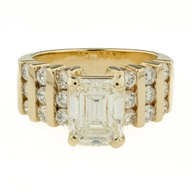 2.50ct Emerald Cut Diamond VS1/L & 0.90ctw Round Diamond Accented Engagement Ring in 14K Yellow Gold