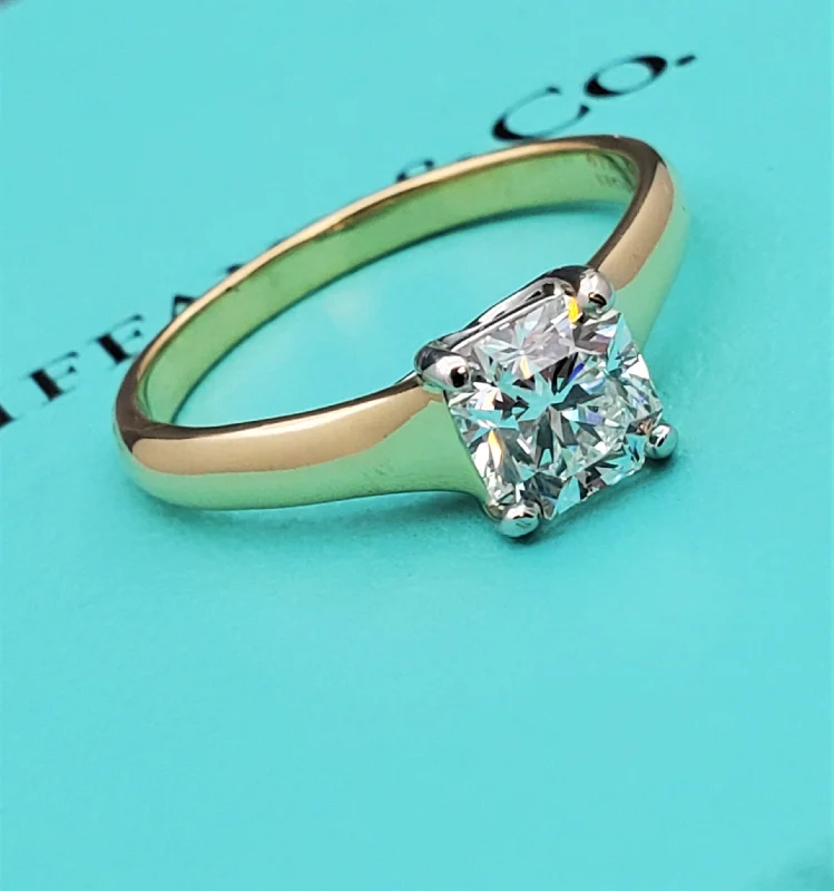 Tiffany & Co 18K Gold 1.05ct G VVS2 Lucida Diamond Engagement Ring