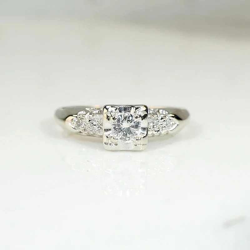 Sweet Diamond & White Gold Engagement Ring